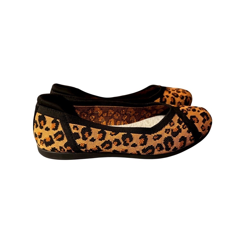 Clarks Leopard Print Knit Ballet Flats Animal Print Comfort Shoes 8 WIDE NWOT